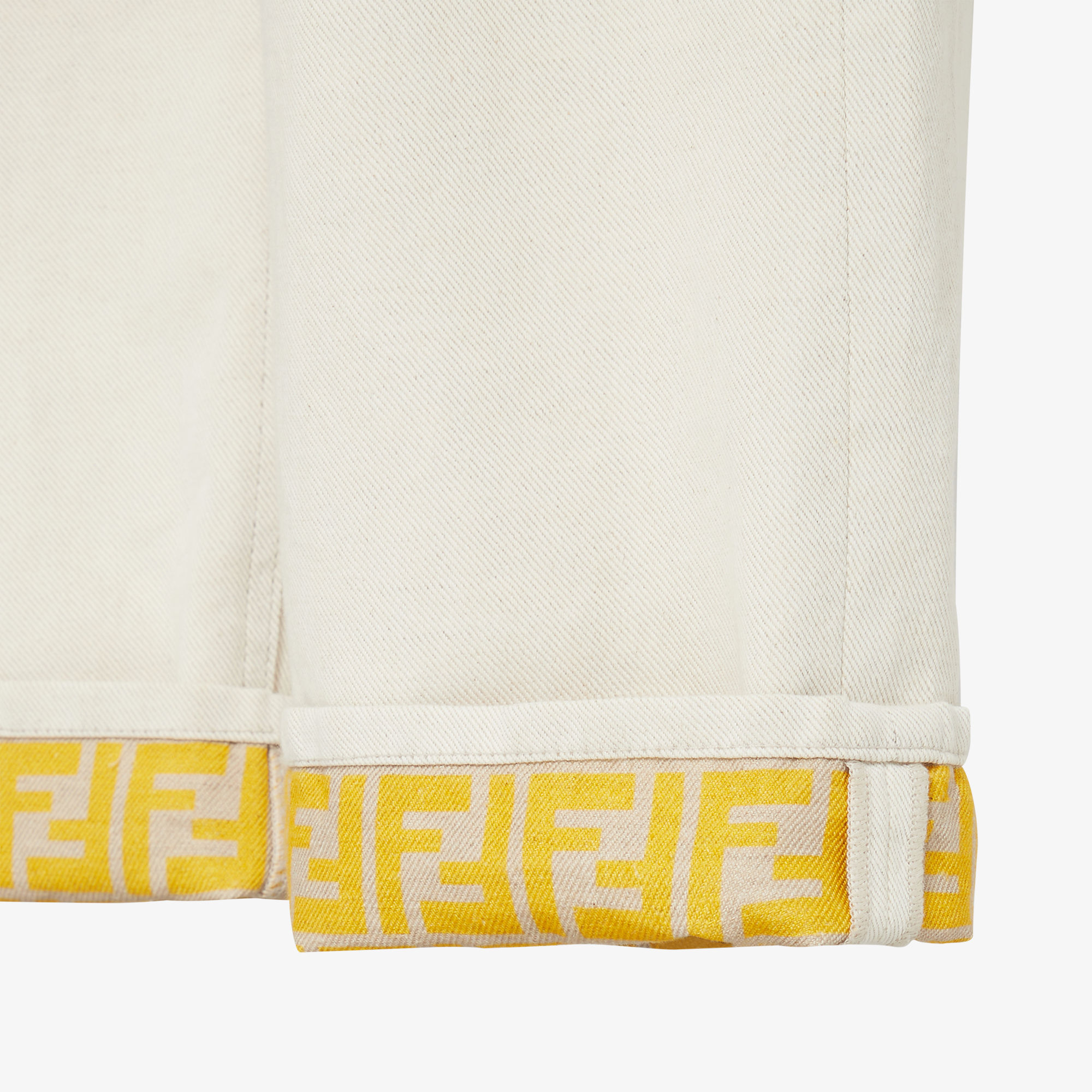 Джинсовые шорты