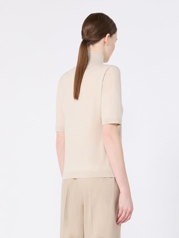 Свитер